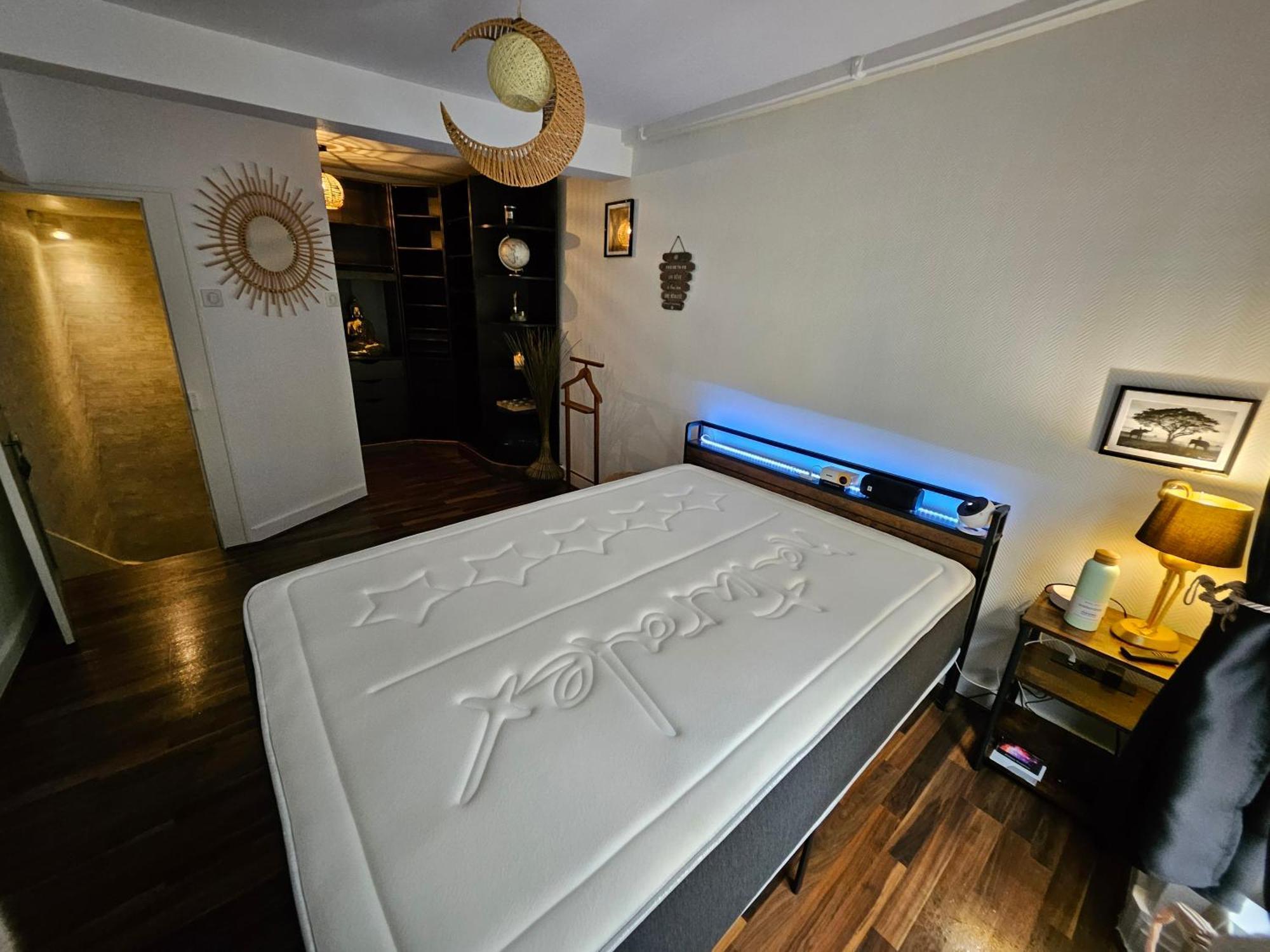"Studio Cinema" Auxerre Εξωτερικό φωτογραφία